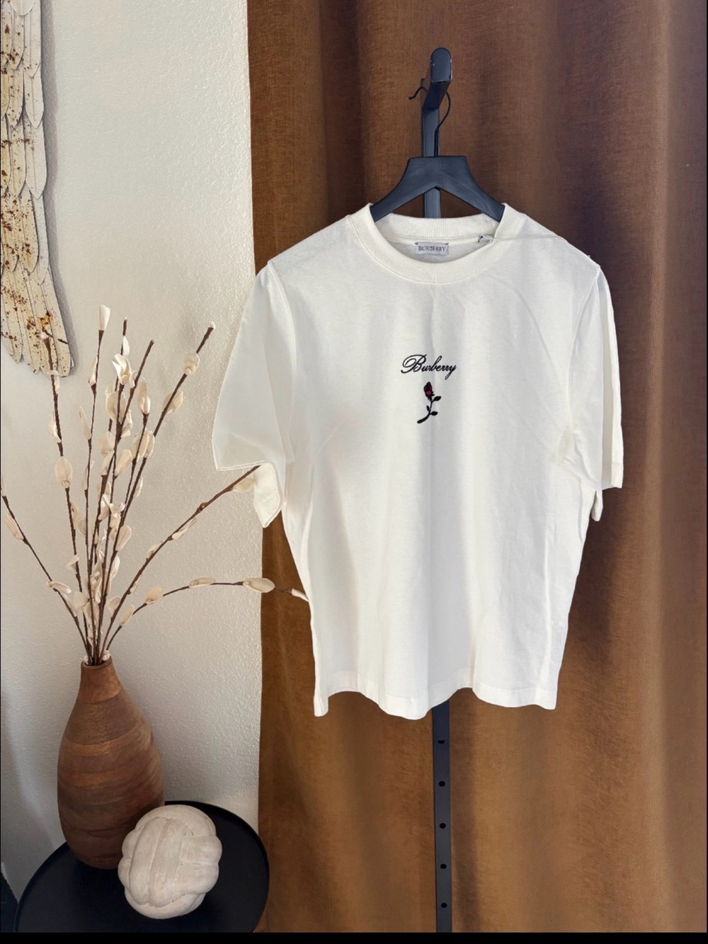 New Burberry single rose tee women small